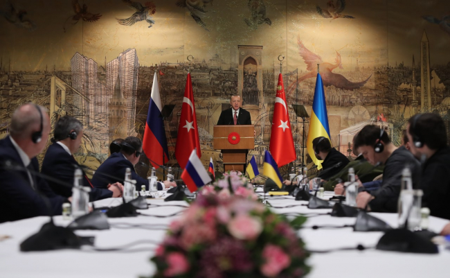 Rus ve Ukrayna heyetleri İstanbul'da bir araya geldi